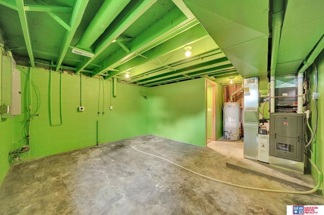 1105 Surfside Drive, Lincoln, NE 68528