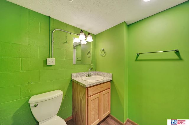 1105 Surfside Drive, Lincoln, NE 68528