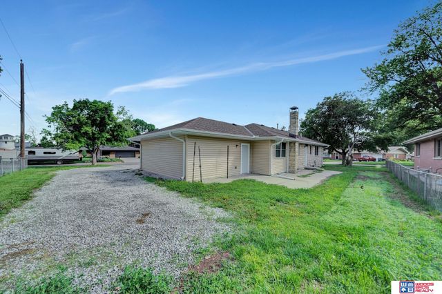 1105 Surfside Drive, Lincoln, NE 68528