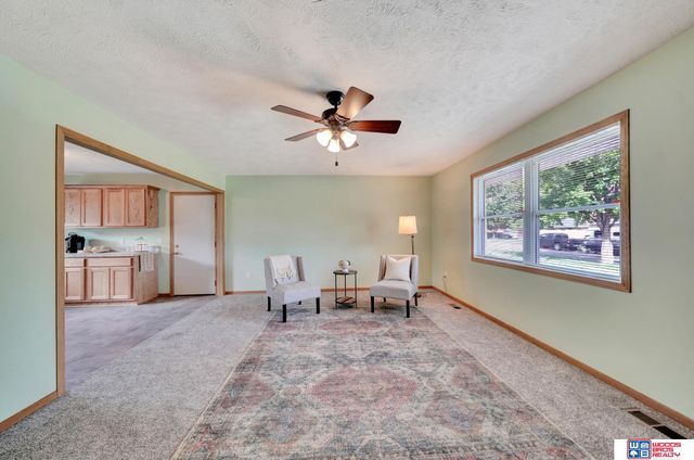 1105 Surfside Drive, Lincoln, NE 68528