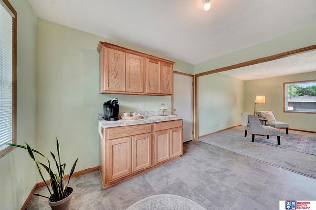 1105 Surfside Drive, Lincoln, NE 68528