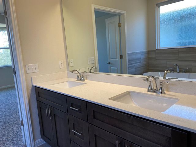 370 Bright Star LN, Georgetown, TX 78628