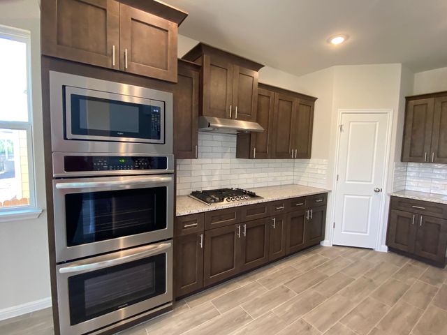 370 Bright Star LN, Georgetown, TX 78628