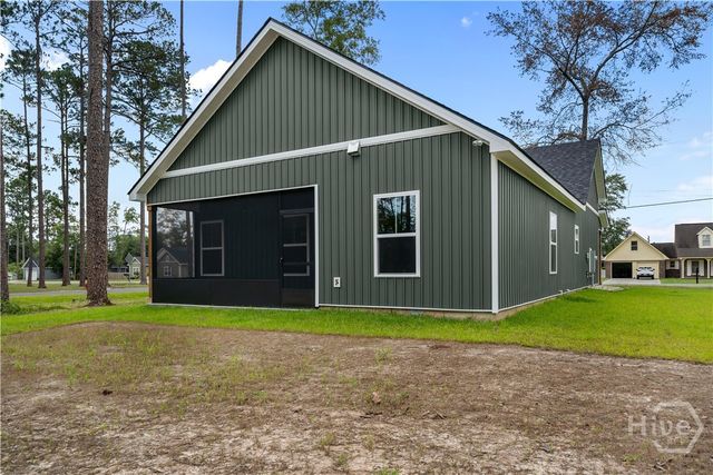 145 Waters Circle, Pembroke, GA 31321