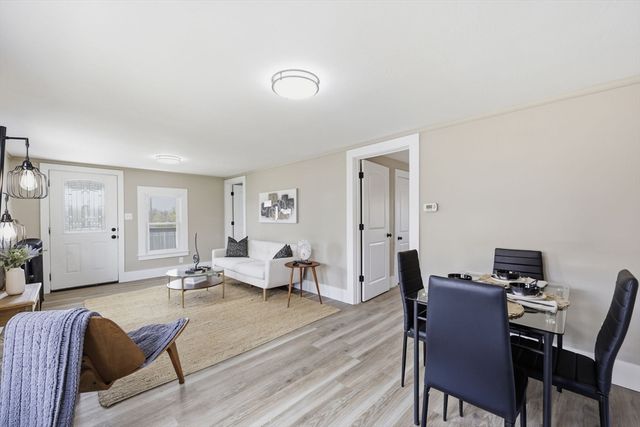 20 Conklin St, Springfield, MA 01109