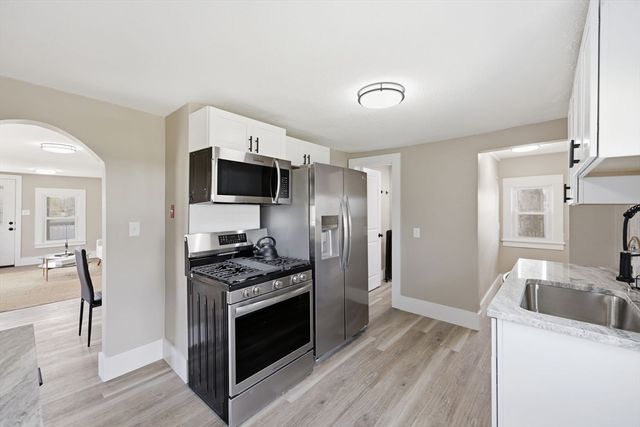 20 Conklin St, Springfield, MA 01109