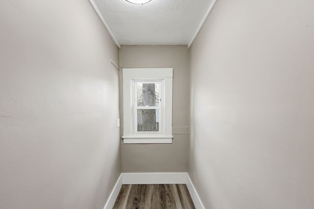 20 Conklin St, Springfield, MA 01109