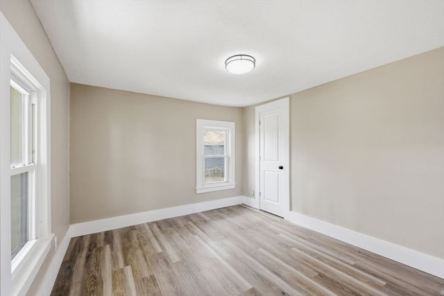 20 Conklin St, Springfield, MA 01109