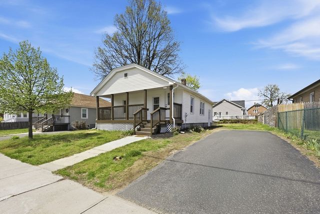 20 Conklin St, Springfield, MA 01109