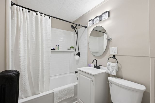20 Conklin St, Springfield, MA 01109