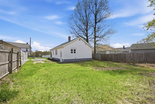 20 Conklin St, Springfield, MA 01109