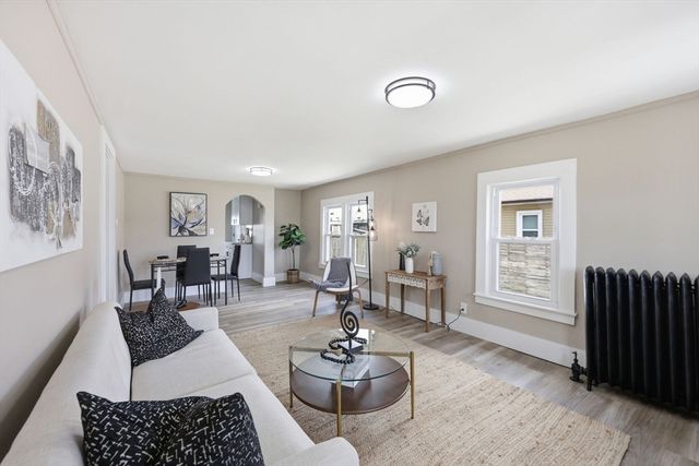 20 Conklin St, Springfield, MA 01109