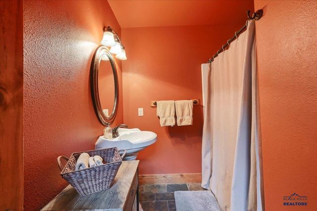 21170 GILDED MOUNTAIN RD, Lead, SD 57754