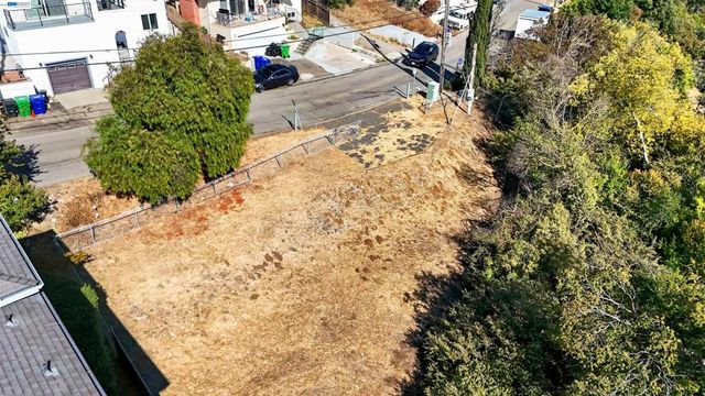 14643 Saturn Dr, Castro Valley, CA 94578