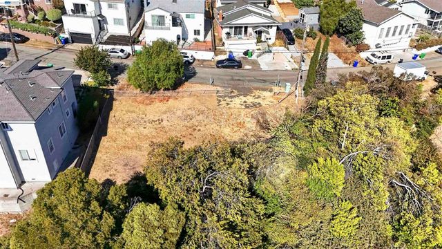 14643 Saturn Dr, Castro Valley, CA 94578