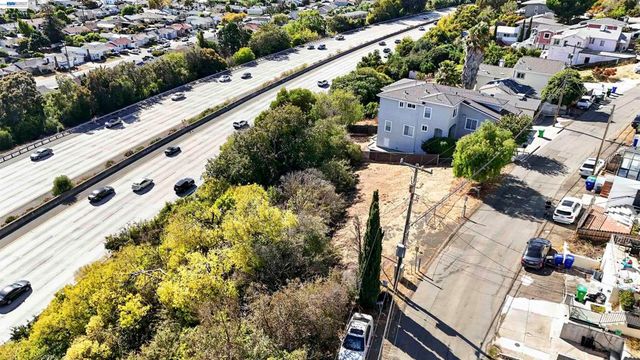 14643 Saturn Dr, Castro Valley, CA 94578
