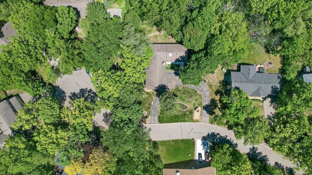 12020 Mayflower Circle, Minnetonka, MN 55305