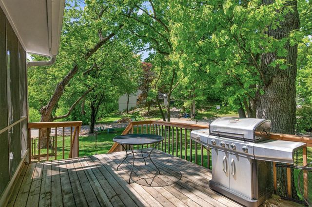 12020 Mayflower Circle, Minnetonka, MN 55305