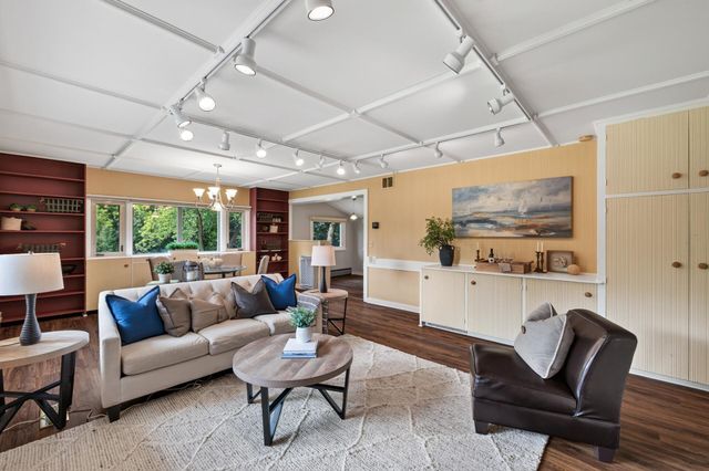 12020 Mayflower Circle, Minnetonka, MN 55305