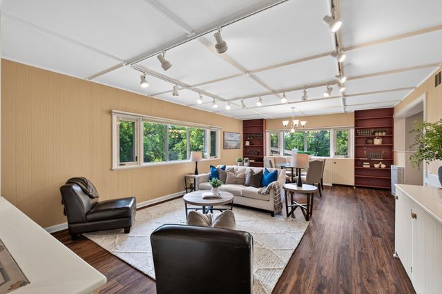 12020 Mayflower Circle, Minnetonka, MN 55305