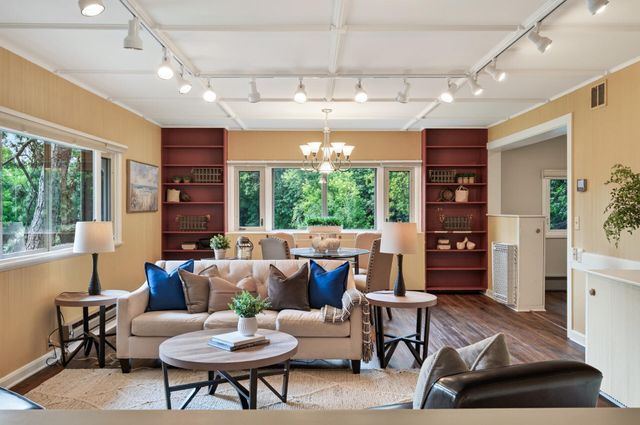 12020 Mayflower Circle, Minnetonka, MN 55305