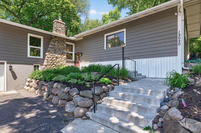 12020 Mayflower Circle, Minnetonka, MN 55305