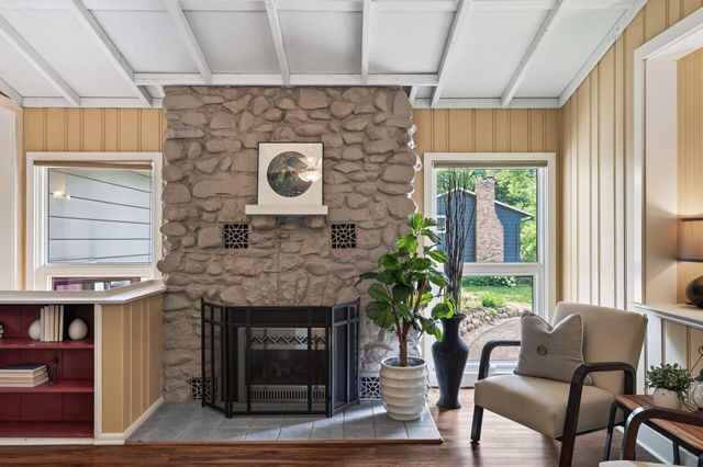 12020 Mayflower Circle, Minnetonka, MN 55305