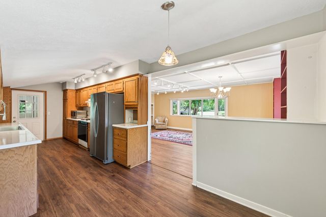12020 Mayflower Circle, Minnetonka, MN 55305