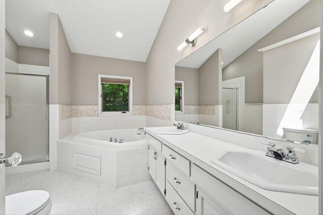 12020 Mayflower Circle, Minnetonka, MN 55305