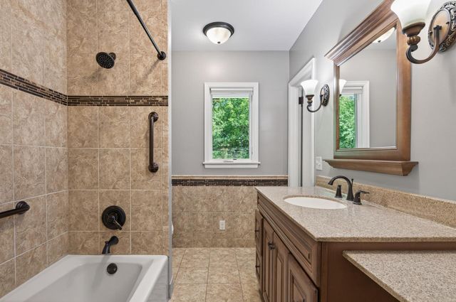 12020 Mayflower Circle, Minnetonka, MN 55305