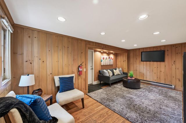 12020 Mayflower Circle, Minnetonka, MN 55305