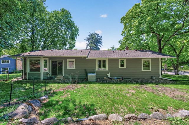 12020 Mayflower Circle, Minnetonka, MN 55305