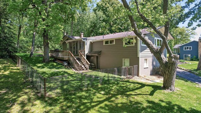 12020 Mayflower Circle, Minnetonka, MN 55305