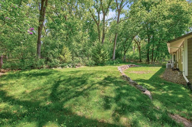 12020 Mayflower Circle, Minnetonka, MN 55305