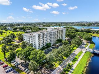 3300 N Palm Aire Dr 910, Pompano Beach, FL 33069