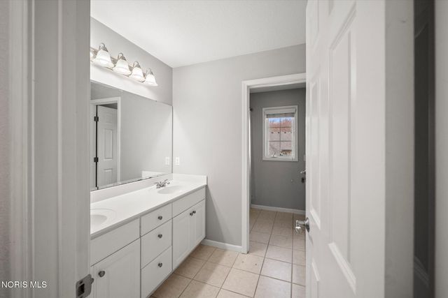 8122 N Bridge Way, Maumee, OH 43537