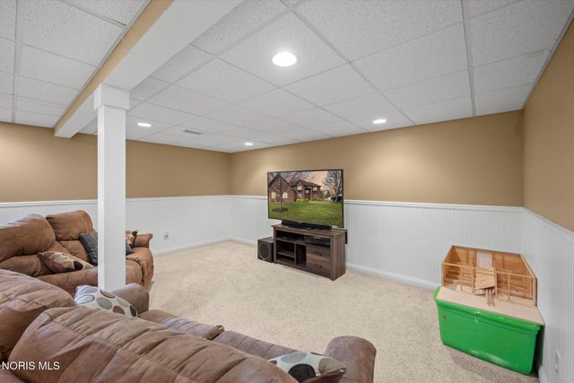 8122 N Bridge Way, Maumee, OH 43537