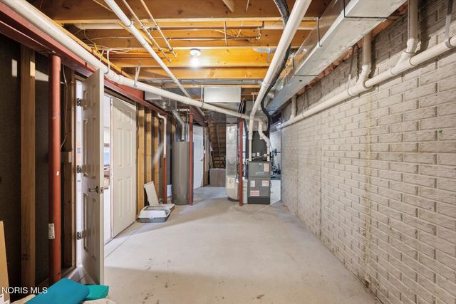 8122 N Bridge Way, Maumee, OH 43537