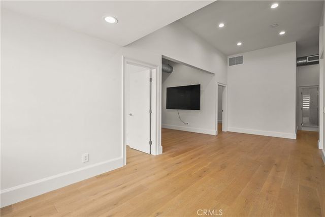 215 Windward Avenue, Venice, CA 90291