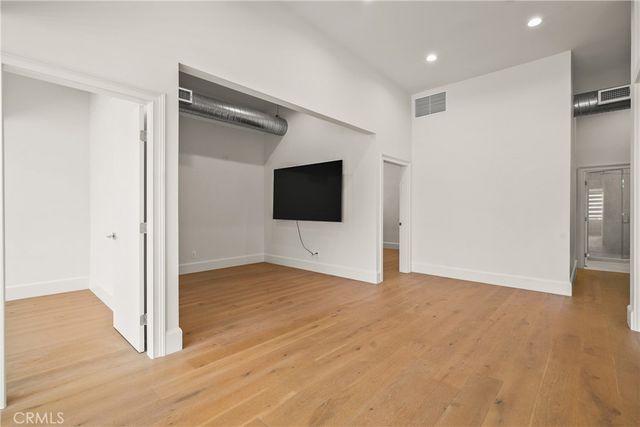 215 Windward Avenue, Venice, CA 90291