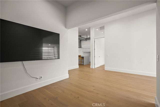 215 Windward Avenue, Venice, CA 90291