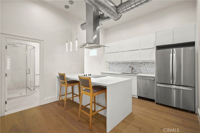 215 Windward Avenue, Venice, CA 90291