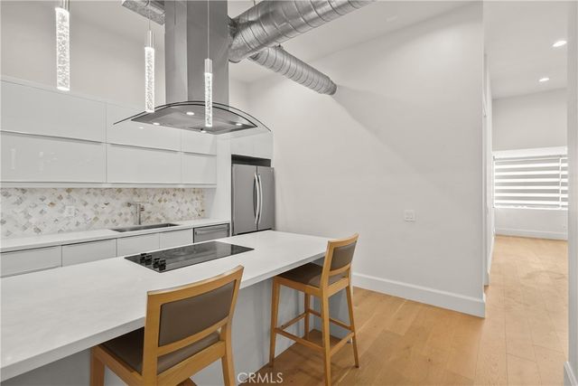 215 Windward Avenue, Venice, CA 90291
