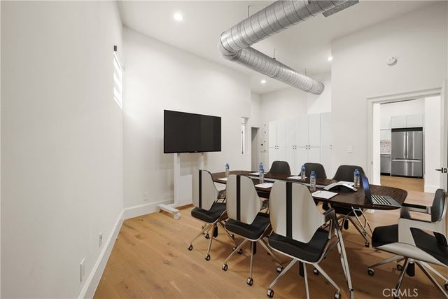 215 Windward Avenue, Venice, CA 90291