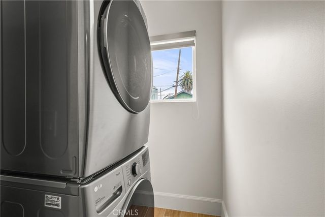 215 Windward Avenue, Venice, CA 90291