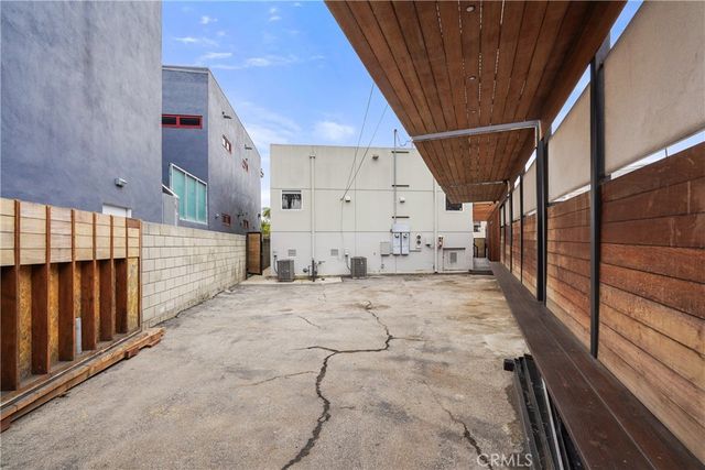 215 Windward Avenue, Venice, CA 90291