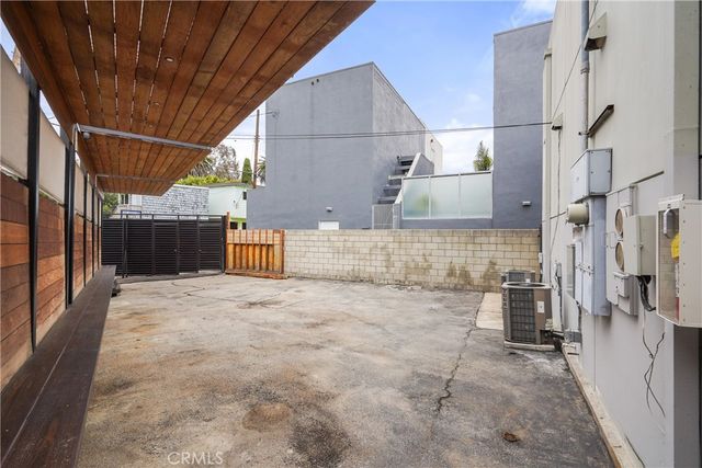 215 Windward Avenue, Venice, CA 90291