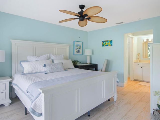 5560 Tamberlane Circle 324, Palm Beach Gardens, FL 33418