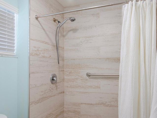 5560 Tamberlane Circle 324, Palm Beach Gardens, FL 33418