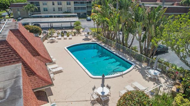 5560 Tamberlane Circle 324, Palm Beach Gardens, FL 33418
